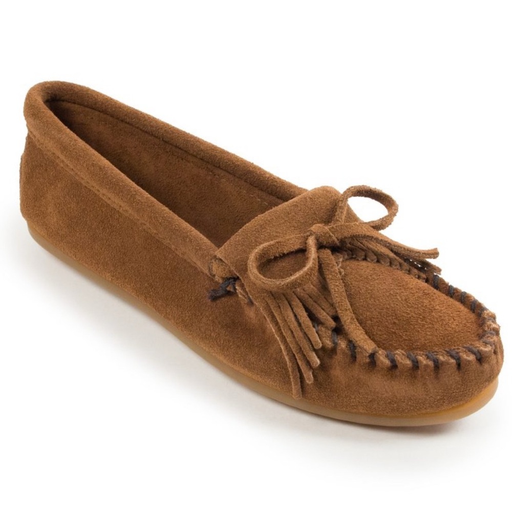 Minnetonka Kilty Hardsole MoccasinsFringed Suede Moccasins with Bow Size 8